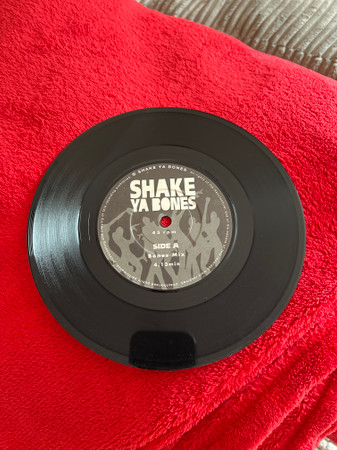 Shake Ya Bones-0