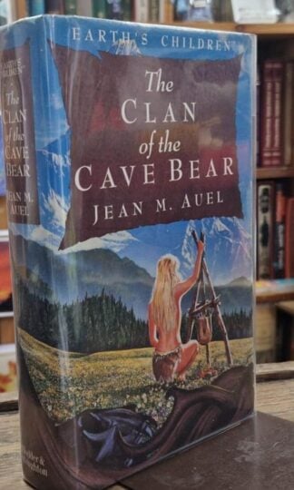 The Clan of the Cave Bear : Jean M. Auel
